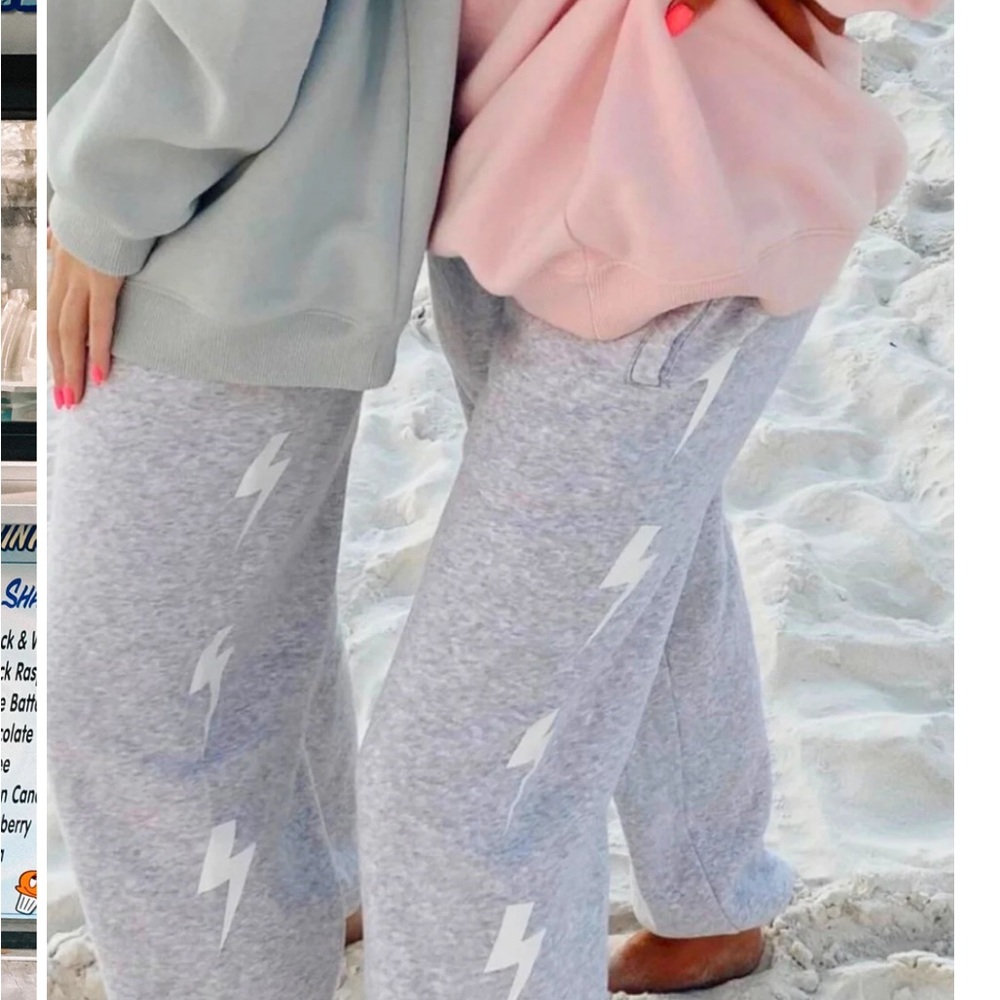 Grey starfit sweatpants
Size small
